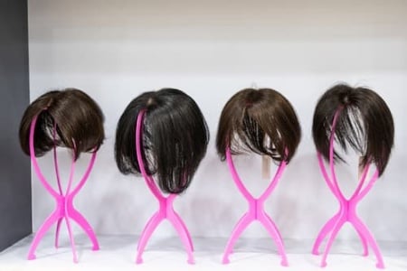 wig-with-various-hair-length-and-style-on-display-2025-03-05-02-50-58-utc.jpg